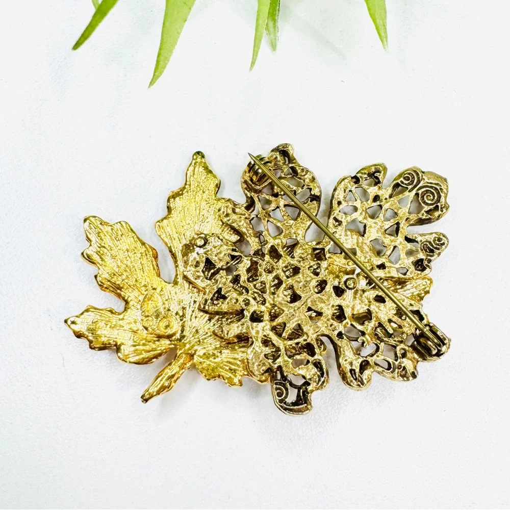 Vintage Y2K Kenneth Cole Enamel Autumn Maple Fall Leaf Gold Tone Filigree Brooch